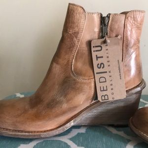 NWT Bed Stu tan boots